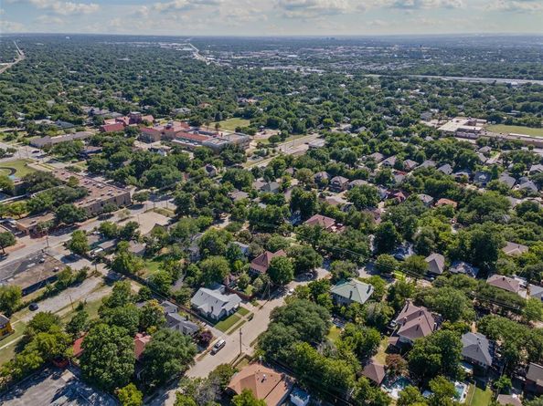 2250  Lipscomb Street , Fort Worth Texas 76110