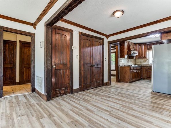 401 E Miller Road , Garland Texas 75041