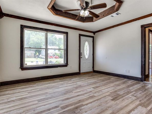 401 E Miller Road , Garland Texas 75041