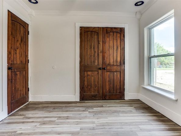 401 E Miller Road , Garland Texas 75041