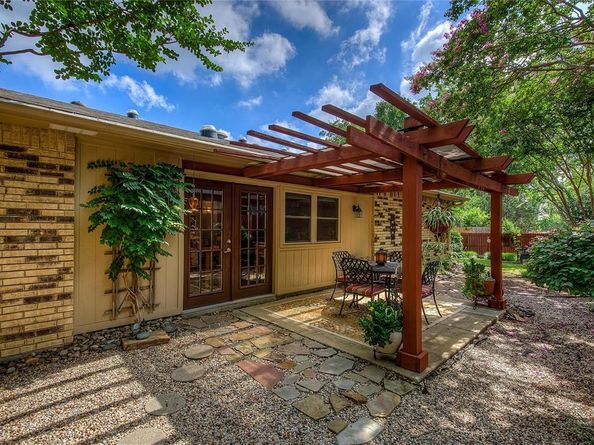 5610  Christie Lane , Garland Texas 75044