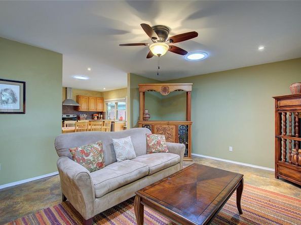 5610  Christie Lane , Garland Texas 75044