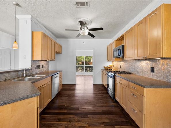 809  Oak Hollow Lane , Rockwall Texas 75087