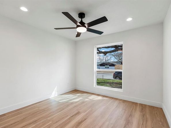 1907  Sunridge Road , Carrollton Texas 75006