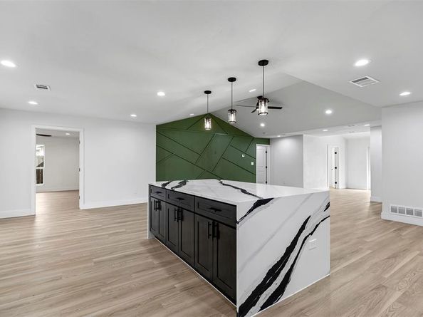 1907  Sunridge Road , Carrollton Texas 75006