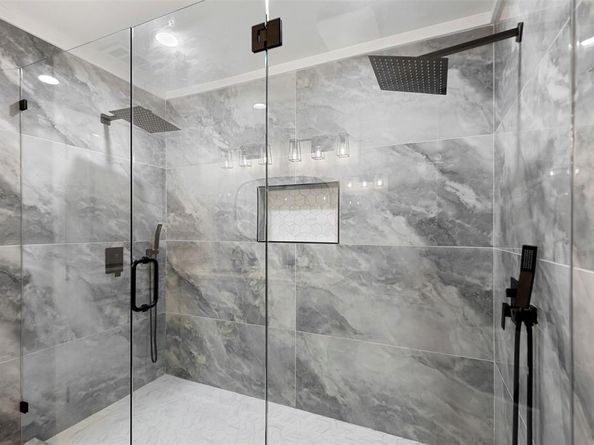 1907  Sunridge Road , Carrollton Texas 75006
