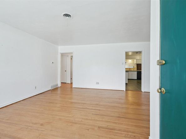 10136  San Juan Avenue , Dallas Texas 75228