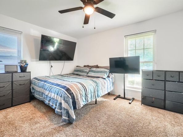 1048  Sherod Drive , DeSoto Texas 75115