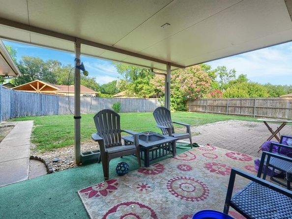 1048  Sherod Drive , DeSoto Texas 75115