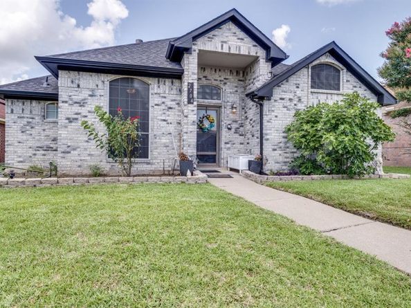 2704  Clearwater Drive , Mesquite Texas 75181