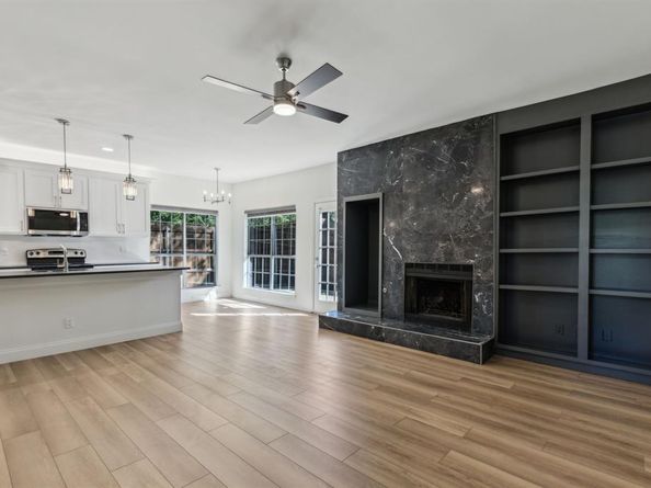 7525  Holly Hill Drive  17, Dallas Texas 75231