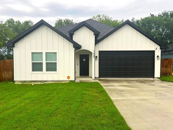 1409  Illinois Avenue , Fort Worth Texas 76104