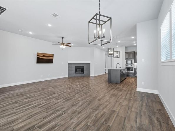 4760  Kings Garden Parkway , Arlington Texas 76005