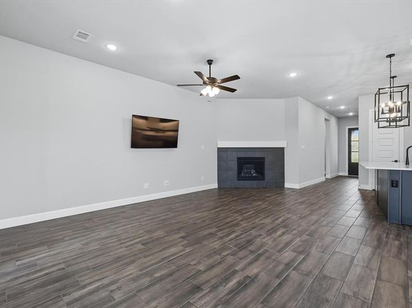 4760  Kings Garden Parkway , Arlington Texas 76005