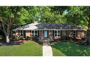 1305  Willow Way , Garland Texas 75043