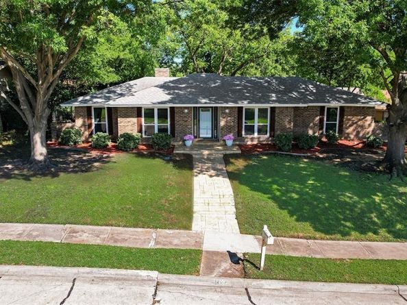 1305  Willow Way , Garland Texas 75043