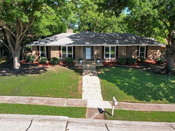 1305  Willow Way , Garland Texas 75043