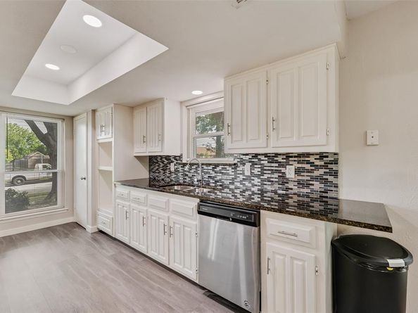 1305  Willow Way , Garland Texas 75043