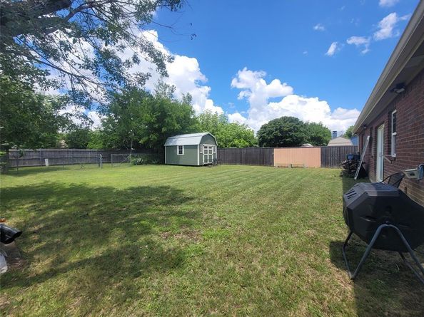 5605  Santa Fe Trail , Haltom City Texas 76148
