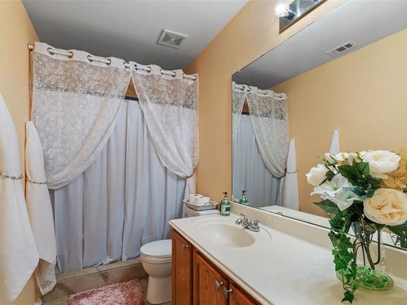 7005  Meadow Bend Drive , Arlington Texas 76002