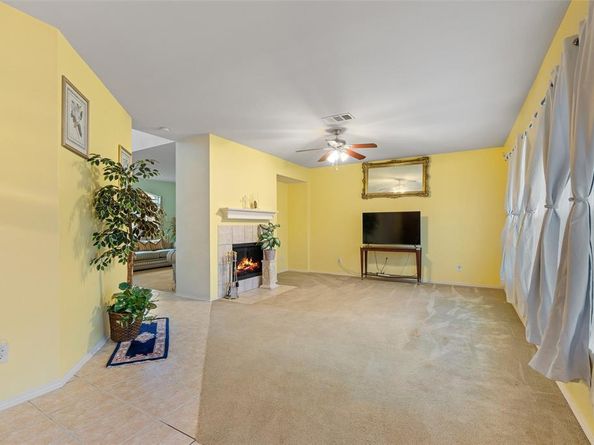7005  Meadow Bend Drive , Arlington Texas 76002