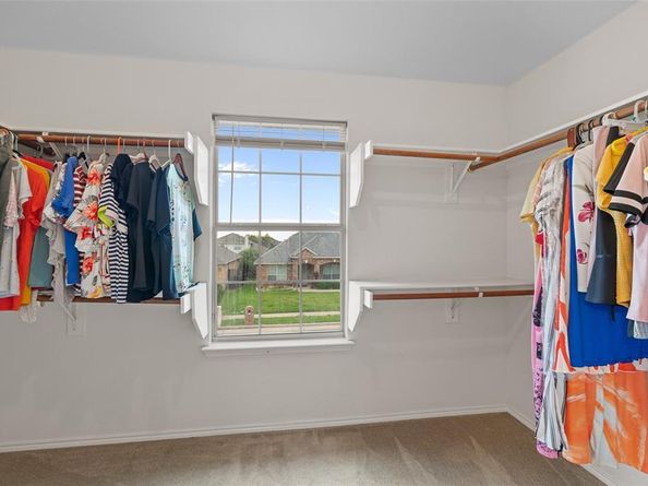 7005  Meadow Bend Drive , Arlington Texas 76002