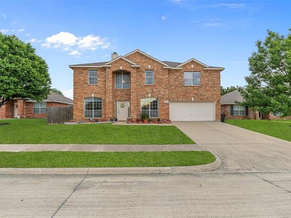 7005  Meadow Bend Drive , Arlington Texas 76002