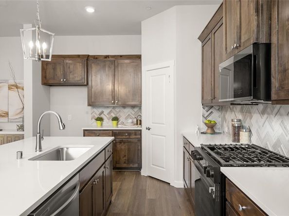 2621  St Helena Lane , Grand Prairie Texas 75054