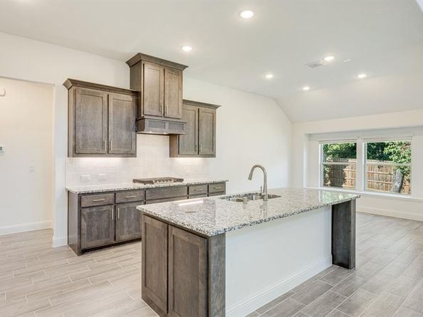 2413  Amelia Lane , Mansfield Texas 76063