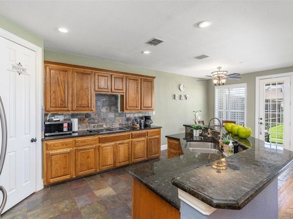 503  Poplar Lane , Irving Texas 75063