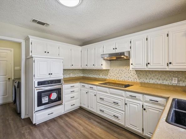 8033  Moss Rock Drive , Fort Worth Texas 76123