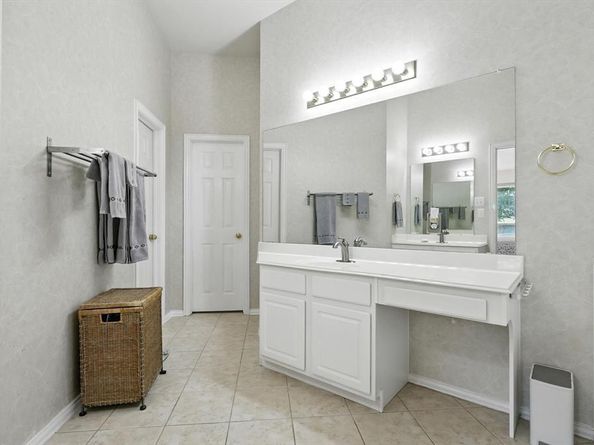 2006  Ledgestone Drive , Corinth Texas 76210