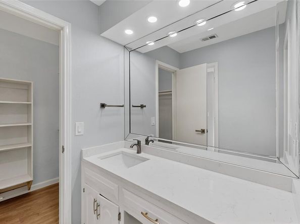 2260  Valley Mill  , Carrollton Texas 75006