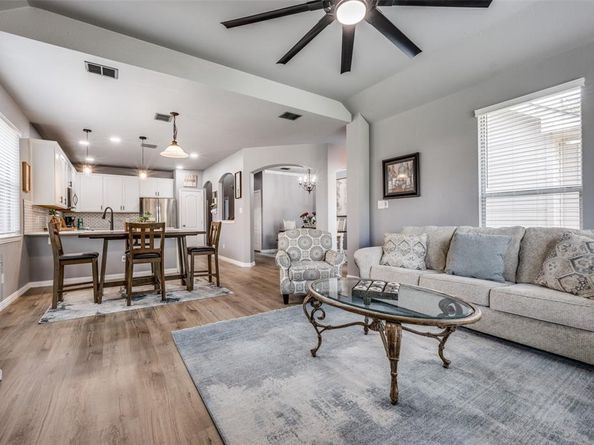 1401  Bonham Parkway , Lantana Texas 76226