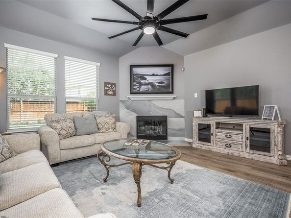 1401  Bonham Parkway , Lantana Texas 76226