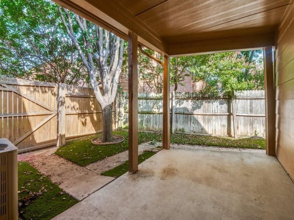107  Brentwood Court , Irving Texas 75061