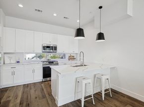 4640  Munger Avenue  109, Dallas Texas 75204