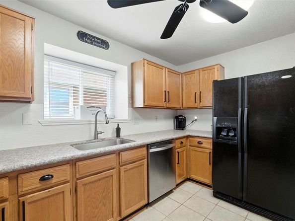 1613  Autumn Breeze Lane , Lewisville Texas 75077