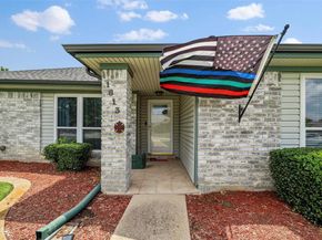 1613  Autumn Breeze Lane , Lewisville Texas 75077