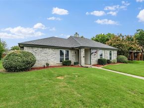 1613  Autumn Breeze Lane , Lewisville Texas 75077