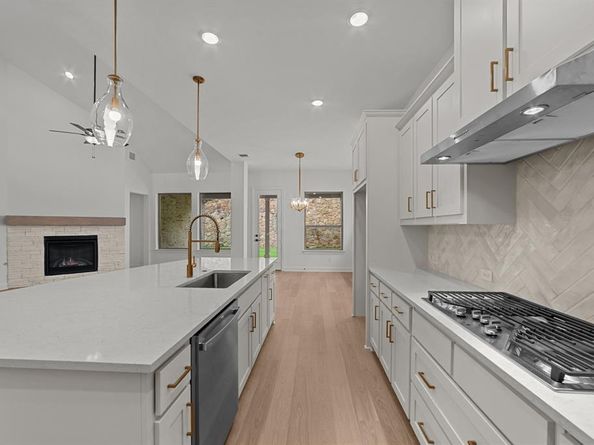 6208  Beacon Hill Way , Fort Worth Texas 76112