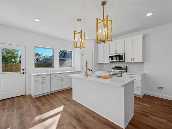 2720  Lasalle Street , Fort Worth Texas 76111