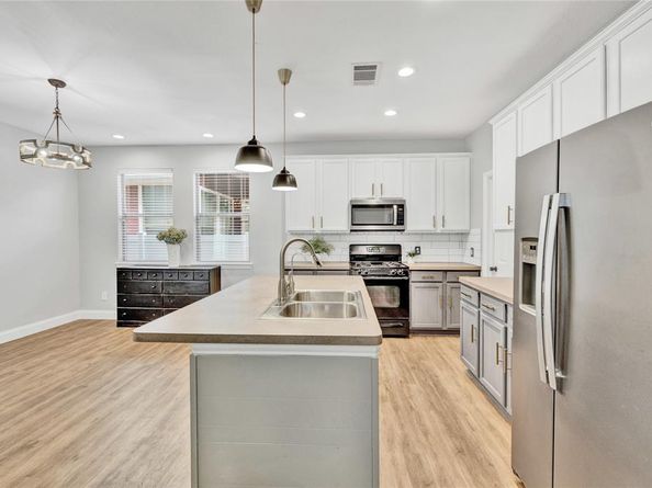 1208  Spanish Moss Drive , Savannah Texas 76227