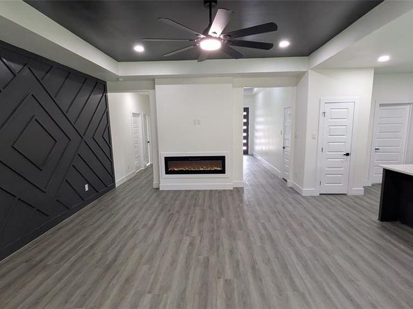 5629  Lester Granger  , Fort Worth Texas 76112