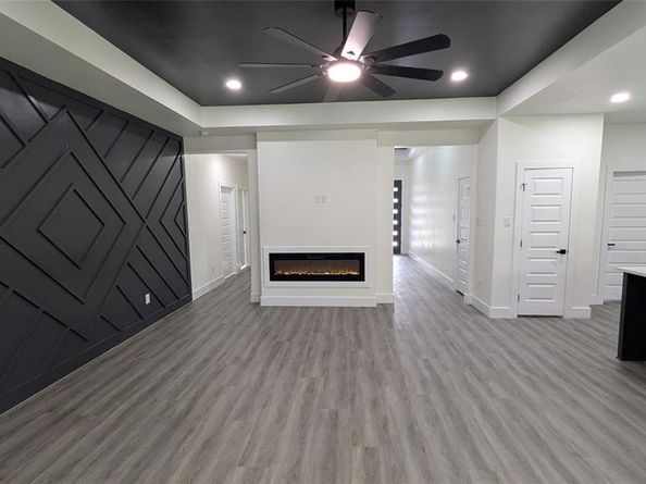 5629  Lester Granger  , Fort Worth Texas 76112