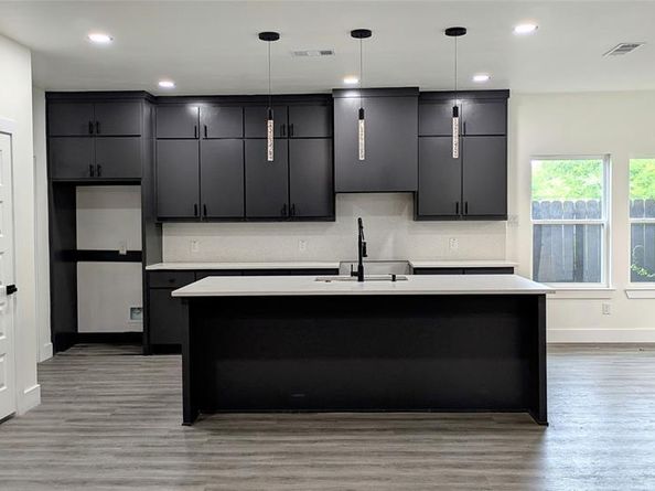 5629  Lester Granger  , Fort Worth Texas 76112