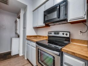 7522  Holly Hill Drive  7, Dallas Texas 75231