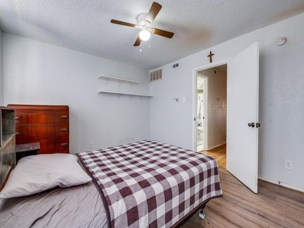 7522  Holly Hill Drive  7, Dallas Texas 75231