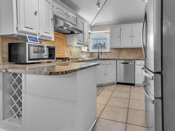 622  Stone Canyon Drive , Irving Texas 75063