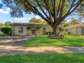 424  Bluebonnet Trail , Garland Texas 75043